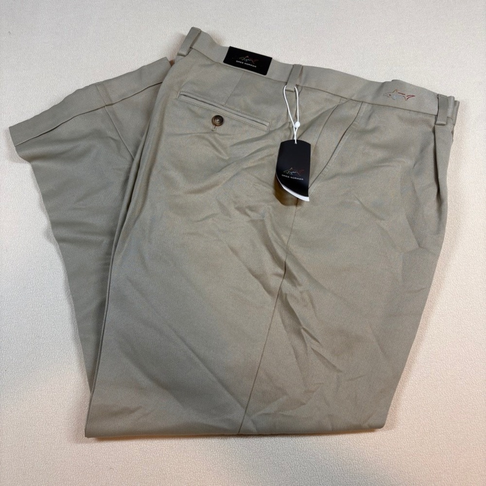 NOS Greg Norman Mens Pleated Microfiber Golf Pants 42x30 Tan Performance Luxury